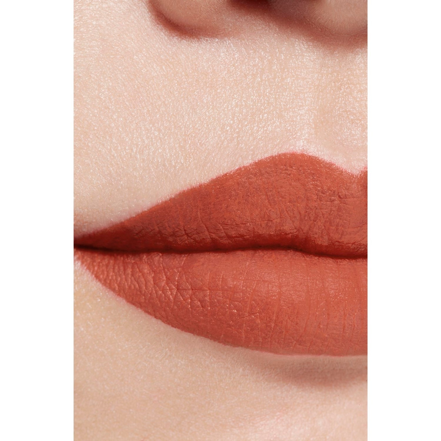 LA BARRA DE LABIOS LÍQUIDA MATE INTENSA DE LARGA DURACIÓN